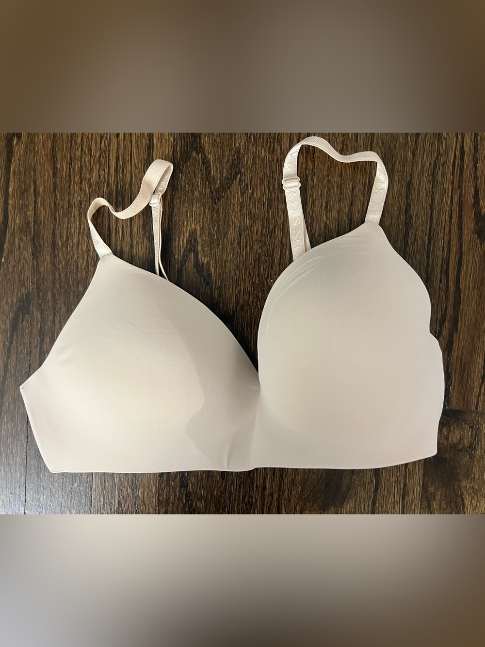 Victoria's Secret Smooth Wireless Bra in Light Cream